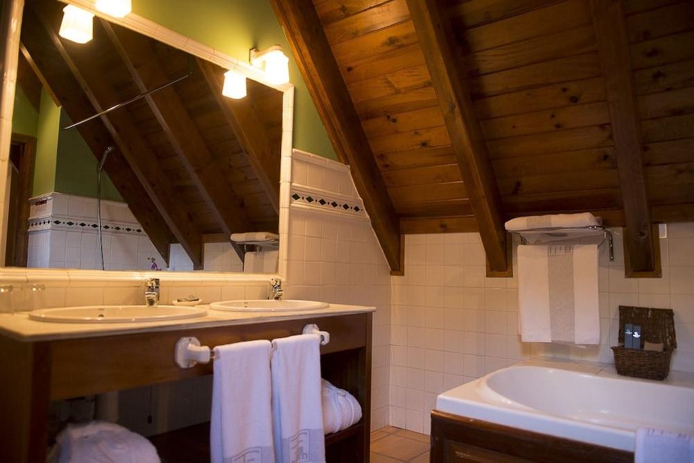Hotel Chalet Bassibe Baqueira Beret Ngoại thất bức ảnh