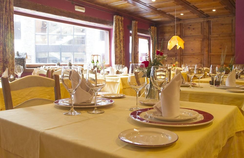 Hotel Chalet Bassibe Baqueira Beret Ngoại thất bức ảnh