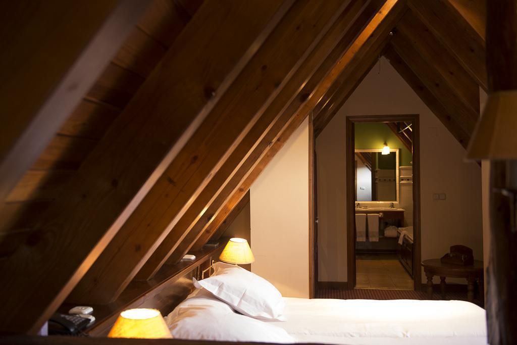 Hotel Chalet Bassibe Baqueira Beret Ngoại thất bức ảnh