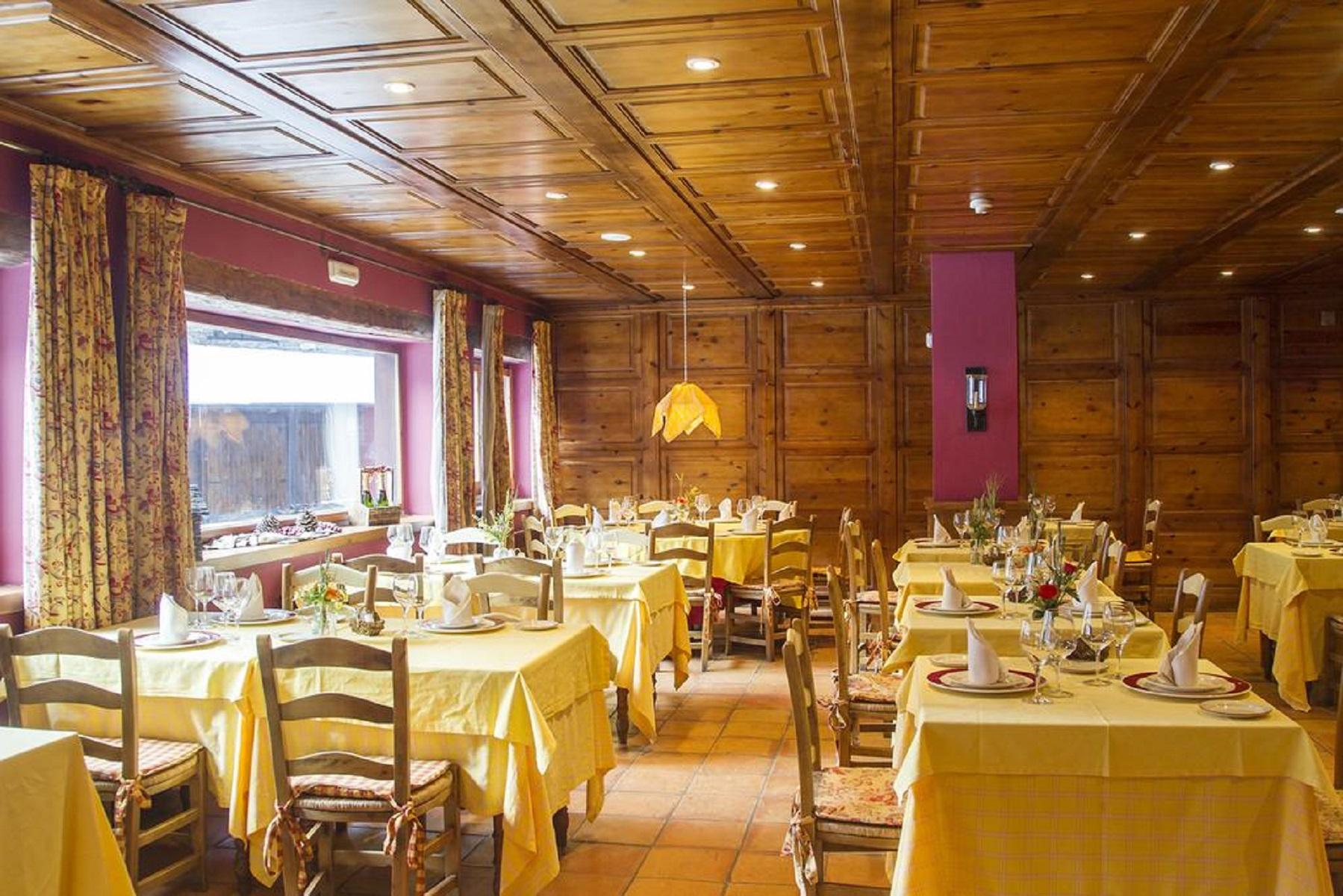 Hotel Chalet Bassibe Baqueira Beret Ngoại thất bức ảnh