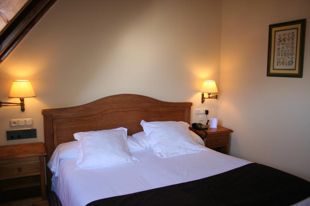 Hotel Chalet Bassibe Baqueira Beret Ngoại thất bức ảnh
