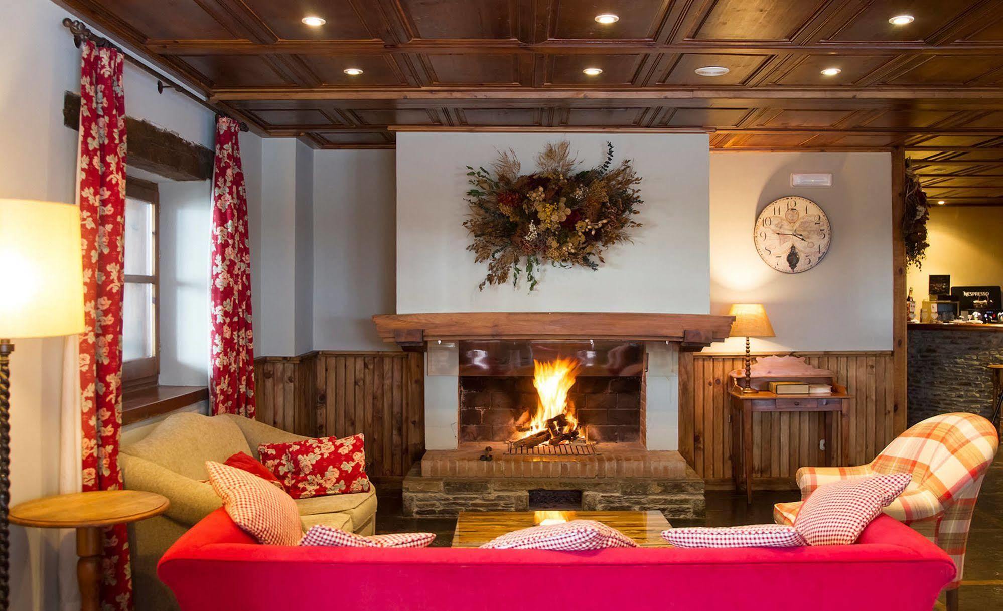 Hotel Chalet Bassibe Baqueira Beret Ngoại thất bức ảnh