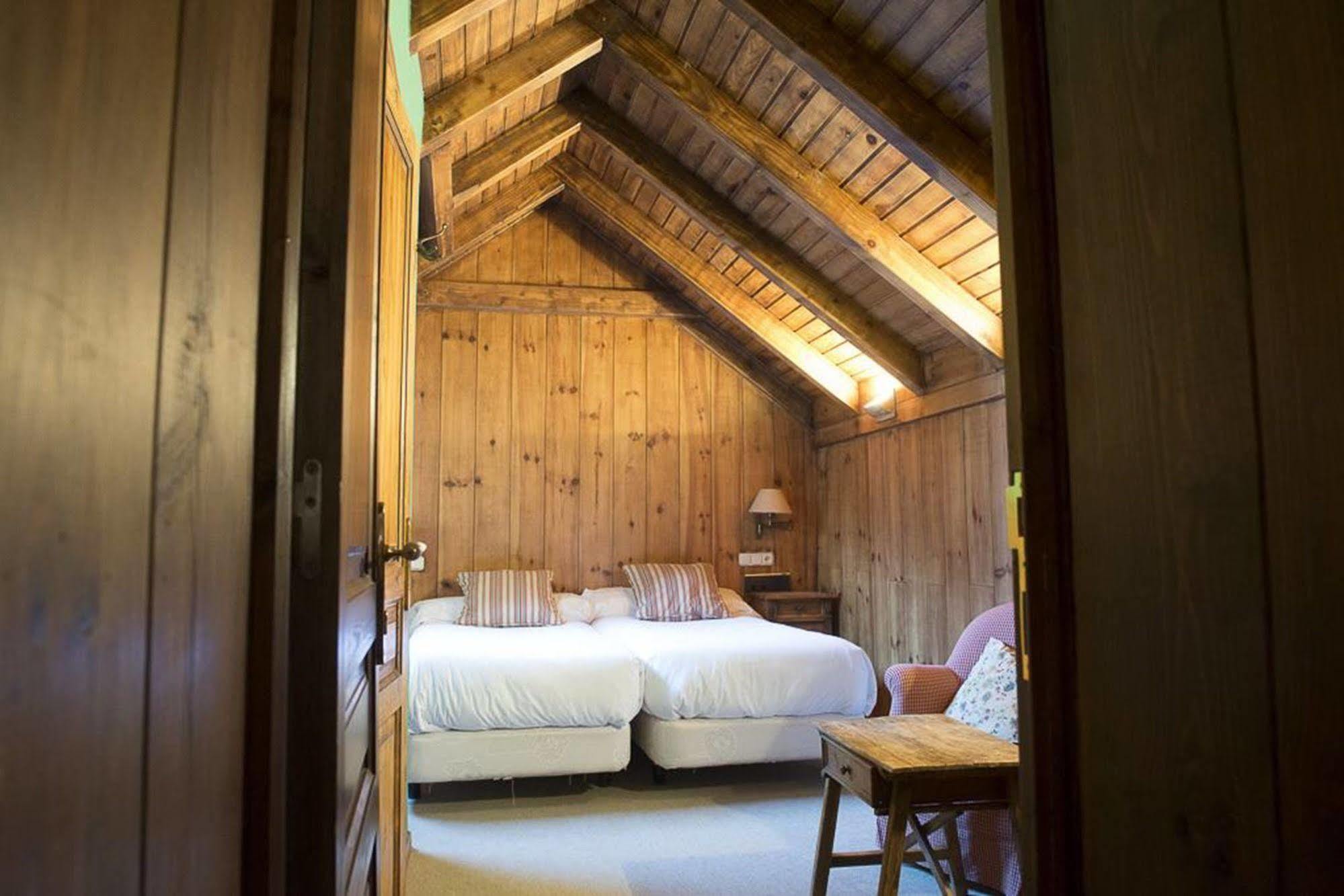 Hotel Chalet Bassibe Baqueira Beret Ngoại thất bức ảnh