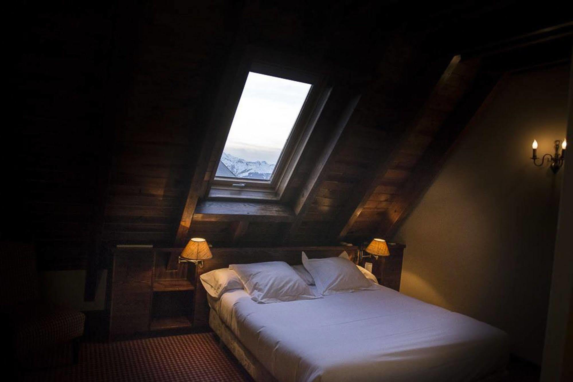 Hotel Chalet Bassibe Baqueira Beret Ngoại thất bức ảnh