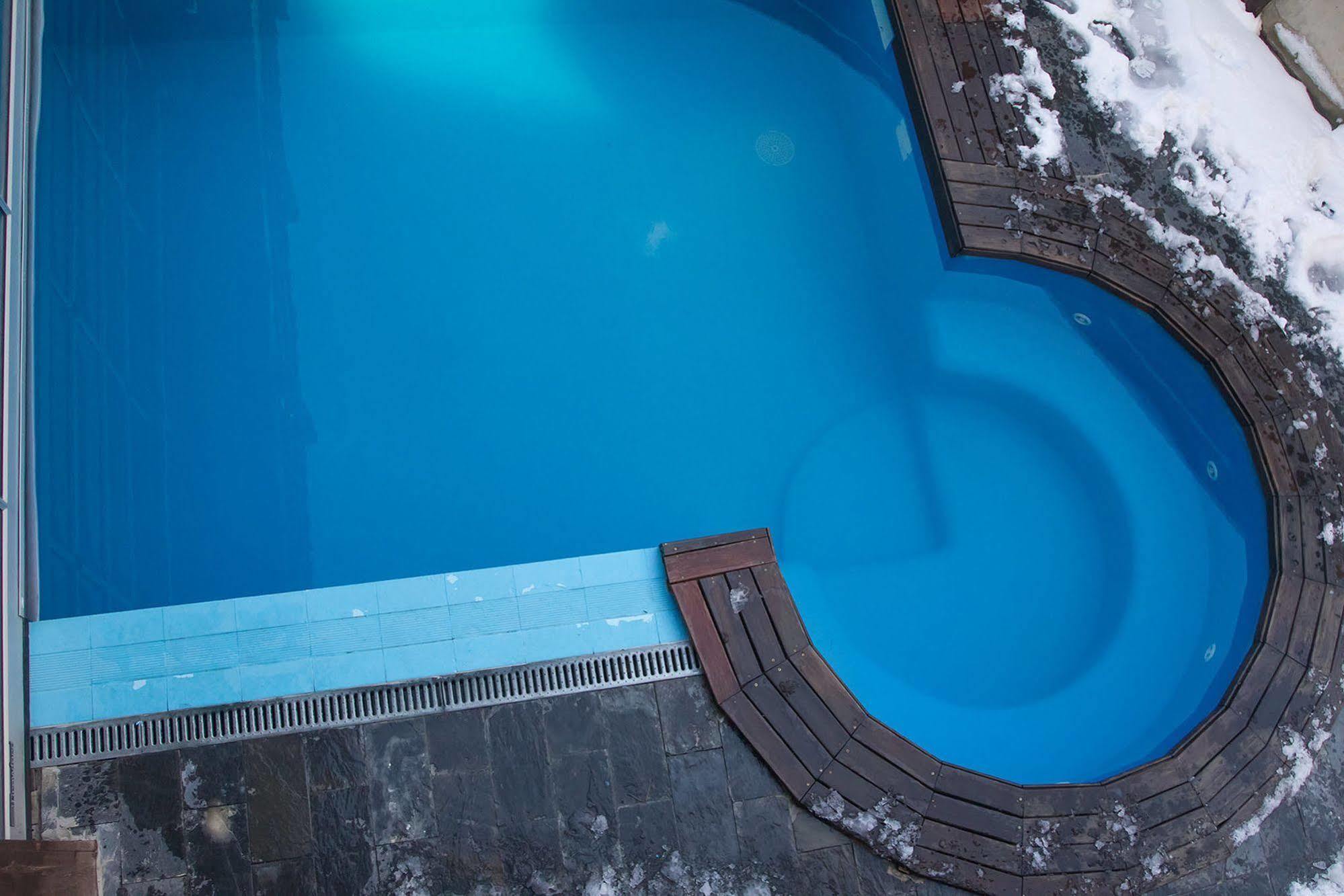 Hotel Chalet Bassibe Baqueira Beret Ngoại thất bức ảnh