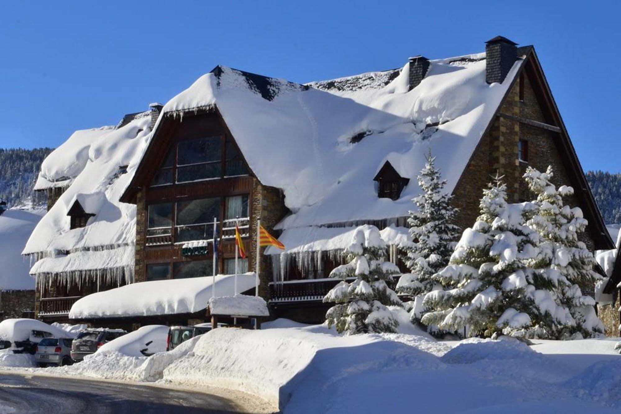 Hotel Chalet Bassibe Baqueira Beret Ngoại thất bức ảnh